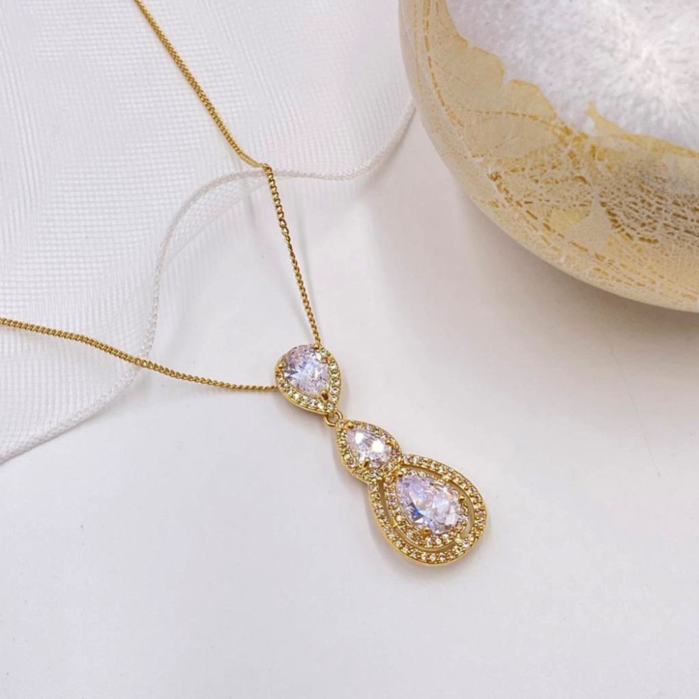 Set Gioiello Con Orecchini Ovale, Anello Regolabile E Collana Pendente – Zirconi Colorati