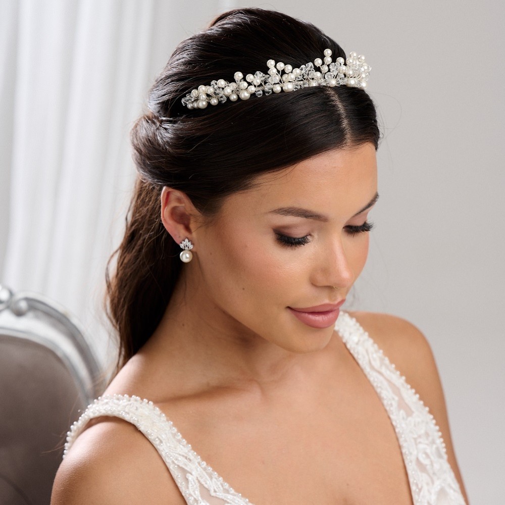 その他 Tiara Arianna Adore Classic Pearl and Crystal Bridal Tiara AR649