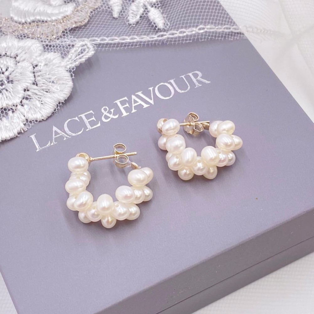 Orecchini a cuore con perle d'acqua dolce, orecchini a cerchio in argento sterling placcato oro 14 carati, gioielli di perle minimalisti, regalo romantico per lei - Italia