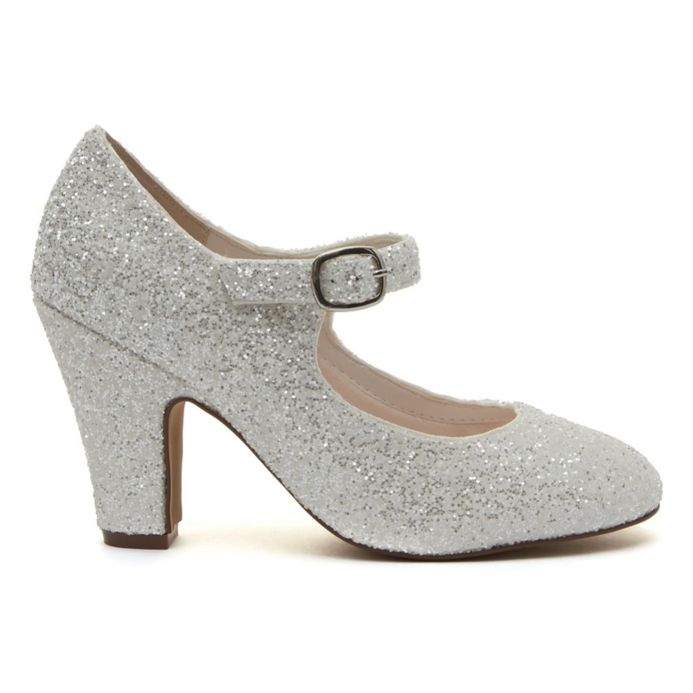 dillards sanuk
