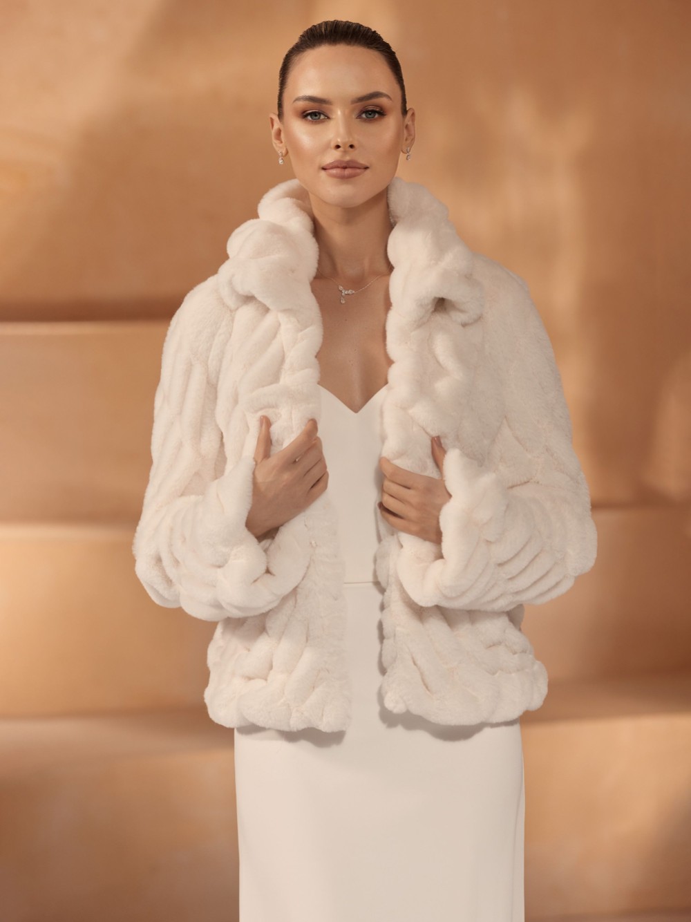 Bianco Ivory Faux Fur Long Sleeve Wedding Jacket E445