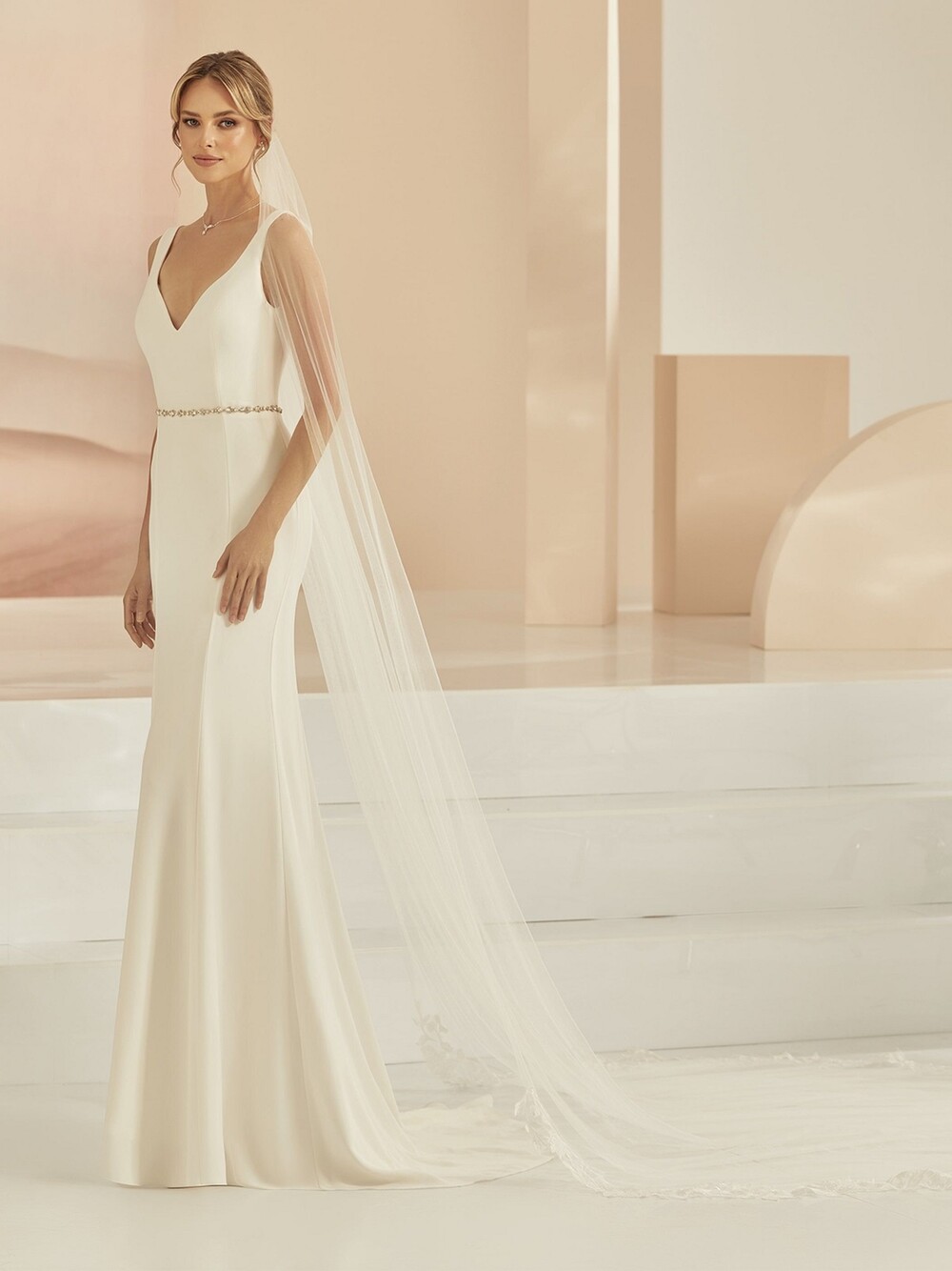 bianco-ivory-single-tier-cut-