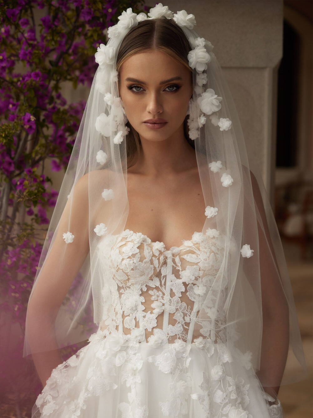 bianco-ivory-single-tier-cut-