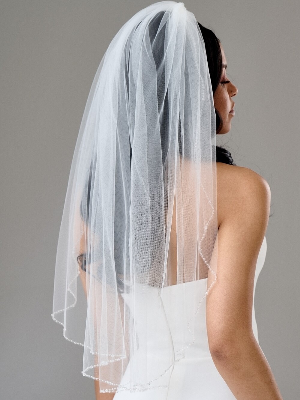 Elmira Ivory Single Tier Delicate Beaded Edge Veil display picture 2