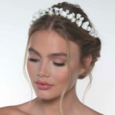Fotografia: Adorno para o cabelo em porcelana marfim com flor de camélia dourada