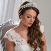 Fotografía: Arianna Diadema llamativa con perlas y cristales AR749