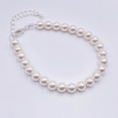 Photograph: Arianna Simple Pearl Bracelet