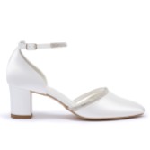 Fotograf: Avalia Nel Elfenbein Satin und Diamanten Knöchelriemen Mid Block Heels