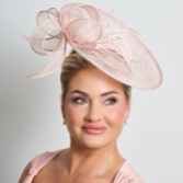 Fotograf: Blush Pink Große Sinamay Scheibe Hochzeit Fascinator