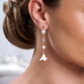 Photograph: Boucles d'oreilles goutte à goutte Dewdrop Long Floral