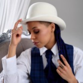 Fotografia: Cappello a bombetta da sposa Coco Ivory con dettaglio a fiocco