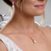 Fotografia: Colar com pingente de pérola em forma de lágrima Paloma (ouro rosa)