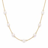 Fotografía: Collar de perlas delicado de Evie Gold