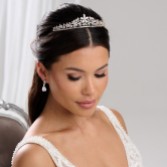 Fotografía: Diadema de boda con zirconitas florales doradas estilo Downton