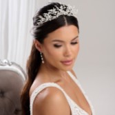 Fotografía: Diadema llamativa de perlas de agua dulce y cristal de ópalo de Anastacia