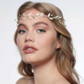 Fotografía: Diadema nupcial boho Gaia con hojas doradas