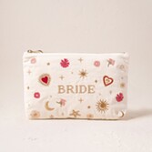 Photograph: Elizabeth Scarlett Pochette de mariée « Love Charm »