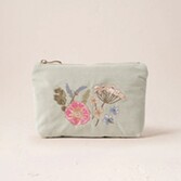 Fotografia: Elizabeth Scarlett Pressed Flowers Sage Green Velvet Mini Pouch