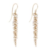 Photograph: Freya Rose Pendants d'oreilles délicats en perles d'or