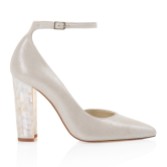 Zdjęcie: Freya Rose Sztyfty Moniki z zamszu w kolorze szampana, z obcasem blokowym i zdobieniem z masy perłowej