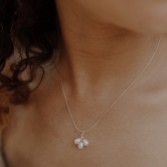 Fotograf: Hermione Harbutt Kensington Süßwasserperlen-Anhänger