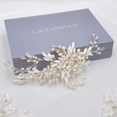Fotografía: Horquilla de boda «Flores y hojas» de Zelda Silver