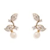 Fotografia: Ivory and Co Brincos de noiva com folhas de cristal e pérolas da Aphrodite (dourados)