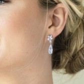 Fotografia: Ivory and Co Brincos em forma de lágrima Harrogate Silver Crystal