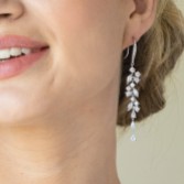 Fotografia: Ivory and Co Brincos pendentes com aglomerado de cristais da coleção Sandringham Silver Statement