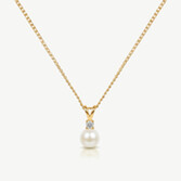 Photograph: Ivory and Co Classic Gold Pearl Pendant Necklace