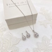 Fotograf: Ivory and Co Eternity Kristall Brautschmuck Set