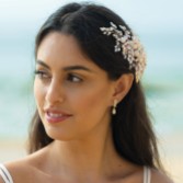 Fotografía: Ivory and Co Peineta llamativa de Ocean Days en oro rosa con perlas y cristales