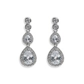 Fotografía: Ivory and Co Pendientes de boda «Sorbonne Crystal Teardrop»
