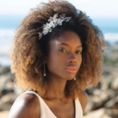Fotografia: Ivory and Co Pente de cabelo Ocean Days com pérola e cristais, em prata