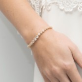 Fotografia: Ivory and Co Pulseira com fecho de alça em cristal gradiente dourado de Marselha