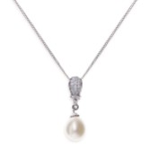 Photograph: Ivory and Co Serrano Pearl Pendant Necklace