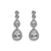 Photograph: Ivory and Co Sorbonne Crystal Teardrop Wedding Earrings