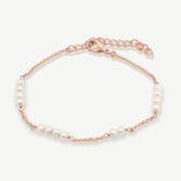 Photograph: Ivory and Co St Ives Rose Gold Dainty Pearl Chain Bracelet