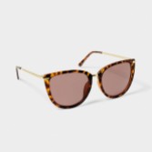 Fotografia: Katie Loxton Óculos de sol Sardinia Tortoiseshell