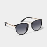 Zdjęcie: Katie Loxton Czarne okulary przeciwsłoneczne typu „cat eye” marki Santorini
