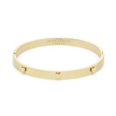 Fotografía: Olivia Burton Brazalete tipo esclava con mini corazón chapado en oro
