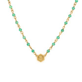 Fotografía: Olivia Burton Collar con colgante de cuentas «Minima Bee» en verde y chapado en oro