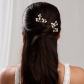 Photograph: Oriana Freshwater Pearl Wedding Hair Pin (Gold)