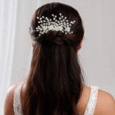 Fotografía: Peineta de novia con perlas en cascada