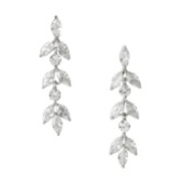 Fotografía: Pendientes largos Aria de plata con circonitas