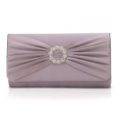 Fotografia: Perfect Bridal Bolsa de mão tipo clutch Harlow em cetim cinza-escuro com broche de pérola