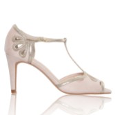 Fotograf: Perfect Bridal Esme Blush Wildleder und Gold Schimmer T-Bar Schuhe
