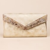 Fotografia: Perfect Bridal Mollie Gold Snakeskin Detail Clutch Bag