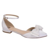 Fotograf: Perfect Bridal Paige Elfenbein Satin Knöchelriemen Braut Flats mit Schleife