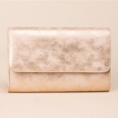 Photograph: Perfect Bridal Pochette texturée Alisia Blush